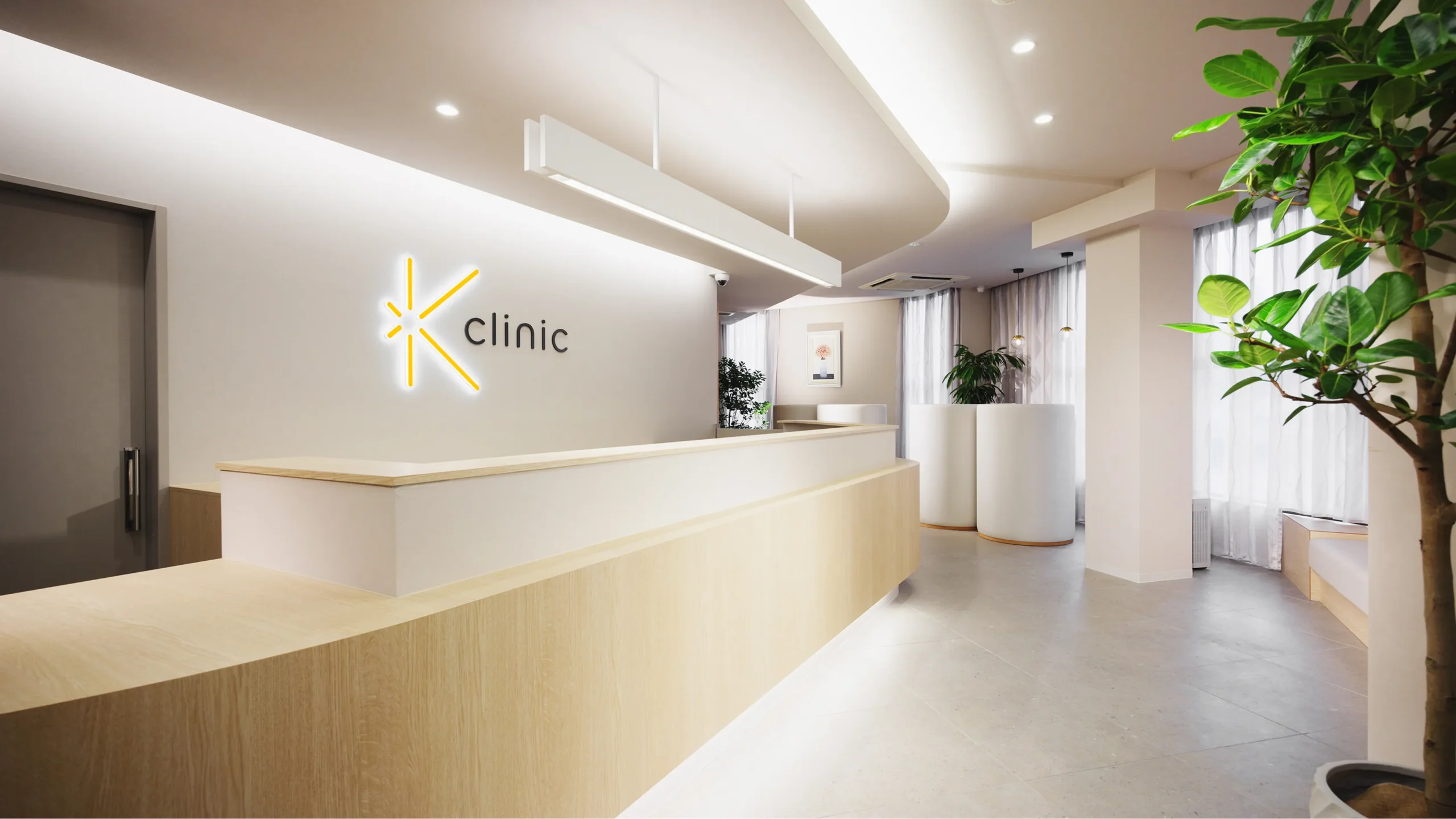 K clinicの公式サイトに掲載されている受付・待合空間